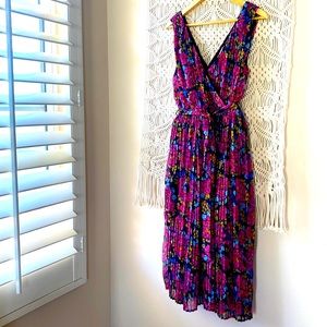 ModCloth floral sleeveless midi dress W/belt and gold assets sz Medium